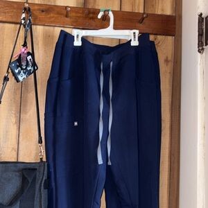 figs navy scrub pants